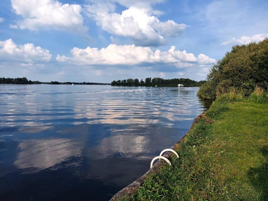 Tiny House "De Veenpolder" De Veenhoop 外观 照片